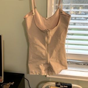 Shapewear with zipper size M